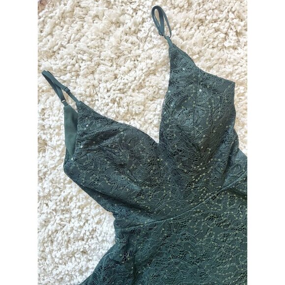 B. Darlin Fit & Flare Dark Green Sequin Lace Dress 1/2 - Picture 2 of 3